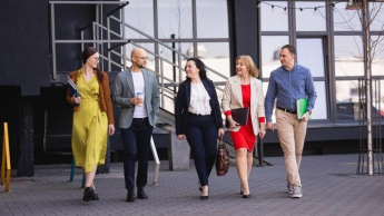 Agile – zwinne metodyki zarządzania projektami | Studia podyplomowe w Bydgoszczy | Uniwersytet WSB Merito Bydgoszcz: Grafika_główna_Bydgoszcz_awanse_naukowe