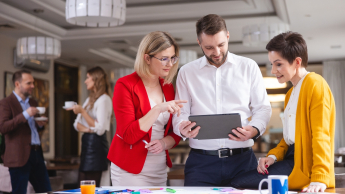 Menedżer ds. dostępności | Studia podyplomowe w Bydgoszczy | Uniwersytet WSB Merito Bydgoszcz: Główna grafika: Toruń - studia podyplomowe - Uczestnicy studiów podyplomowych podczas zajęć