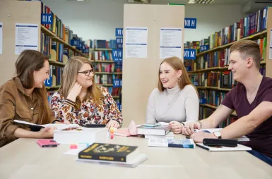 Nasz kampus | Uniwersytet WSB Merito Bydgoszcz: bydgoszcz_biblioteka_studenci