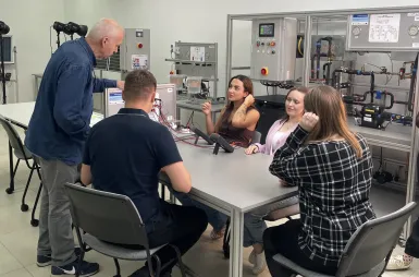 Nasz kampus | Uniwersytet WSB Merito Bydgoszcz: bydgoszcz_laboratoria_inżynieria zarządzania_zajęcia z OZE