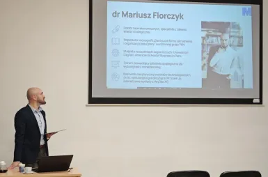 Śniadanie Biznesowe – Mikołajkowy Chill na Uniwersytecie WSB Merito Bydgoszcz 04.12.2025 [ZDJĘCIA] | Aktualności | Uniwersytet WSB Merito Bydgoszcz: Śniadanie biznesowe - Mikołajkowy Chill - dr Mariusz Florczyk