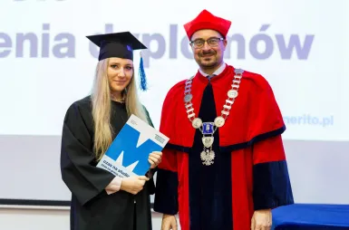 Uroczyste wręczenie dyplomów – 19 października 2025 - [Galeria zdjęć] | Aktualności | Uniwersytet WSB Merito Bydgoszcz: Uroczyste wręczanie dyplomów  - dr Paweł Kufel
