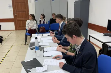 Debata oksfordzka w ramach Kujawsko‑Pomorskiej Ligi Debat na Uniwersytecie WSB Merito Bydgoszcz | 18.12.2025 [GALERIA ZDJĘĆ] | Uniwersytet WSB Merito Bydgoszcz: uczestnicy debaty oksfordzkiej