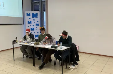 Debata oksfordzka w ramach Kujawsko‑Pomorskiej Ligi Debat na Uniwersytecie WSB Merito Bydgoszcz | 18.12.2025 [GALERIA ZDJĘĆ] | Uniwersytet WSB Merito Bydgoszcz: uczestnicy debaty oksfordzkiej