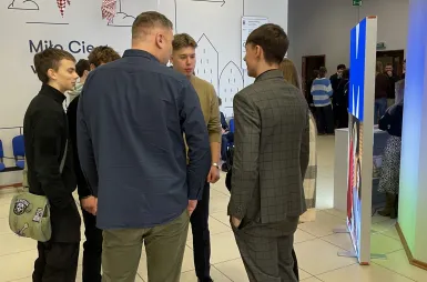 Debata oksfordzka w ramach Kujawsko‑Pomorskiej Ligi Debat na Uniwersytecie WSB Merito Bydgoszcz | 18.12.2025 [GALERIA ZDJĘĆ] | Uniwersytet WSB Merito Bydgoszcz: uczestnicy debaty oksfordzkiej