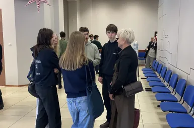 Debata oksfordzka w ramach Kujawsko‑Pomorskiej Ligi Debat na Uniwersytecie WSB Merito Bydgoszcz | 18.12.2025 [GALERIA ZDJĘĆ] | Uniwersytet WSB Merito Bydgoszcz: uczestnicy debaty oksfordzkiej