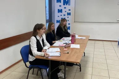 Debata oksfordzka w ramach Kujawsko‑Pomorskiej Ligi Debat na Uniwersytecie WSB Merito Bydgoszcz | 18.12.2025 [GALERIA ZDJĘĆ] | Uniwersytet WSB Merito Bydgoszcz: uczestnicy debaty oksfordzkiej