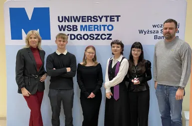 Debata oksfordzka w ramach Kujawsko‑Pomorskiej Ligi Debat na Uniwersytecie WSB Merito Bydgoszcz | 18.12.2025 [GALERIA ZDJĘĆ] | Uniwersytet WSB Merito Bydgoszcz: uczestnicy debaty oksfordzkiej