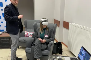 Śniadanie Biznesowe – Mikołajkowy Chill na Uniwersytecie WSB Merito Bydgoszcz 04.12.2025 [ZDJĘCIA] | Aktualności | Uniwersytet WSB Merito Bydgoszcz: Śniadanie biznesowe - Mikołajkowy Chill - strefa VR