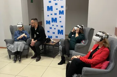 Śniadanie Biznesowe – Mikołajkowy Chill na Uniwersytecie WSB Merito Bydgoszcz 04.12.2025 [ZDJĘCIA] | Aktualności | Uniwersytet WSB Merito Bydgoszcz: Śniadanie biznesowe - Mikołajkowy Chill - strefa VR