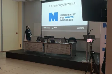 BRAVE AI COMMUNITY BYDGOSZCZ #2 [GALERIA ZDJĘĆ] | Aktualności | Uniwersytet WSB Merito Bydgoszcz: uczestnicy wydarzenia BRAVE AI Community MeetUp #2