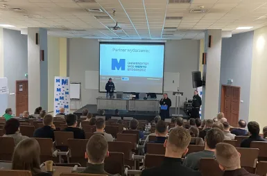 Spotkanie BRAVE AI Community w murach Uniwersytetu WSB Merito Bydgoszcz [GALERIA ZDJĘĆ] | Aktualności | Uniwersytet WSB Merito Bydgoszcz: uczestnicy wydarzenia BRAVE AI Community MeetUp #1