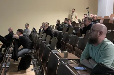 BRAVE AI COMMUNITY BYDGOSZCZ #2 [GALERIA ZDJĘĆ] | Aktualności | Uniwersytet WSB Merito Bydgoszcz: uczestnicy wydarzenia BRAVE AI Community MeetUp #2