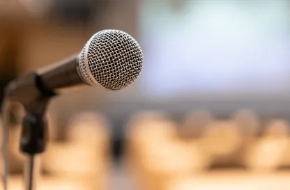 Aktualności | Uniwersytet WSB Merito Bydgoszcz: mikrofon