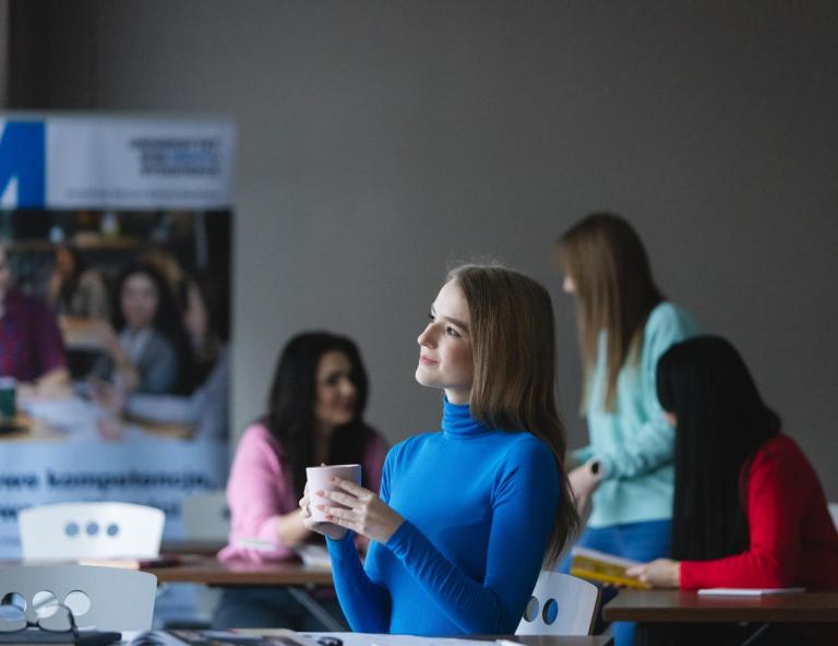 Cyberbezpieczeństwo | Studia I stopnia w Bydgoszczy | Uniwersytet WSB Merito Bydgoszcz: studentka_uniwersytet_merito