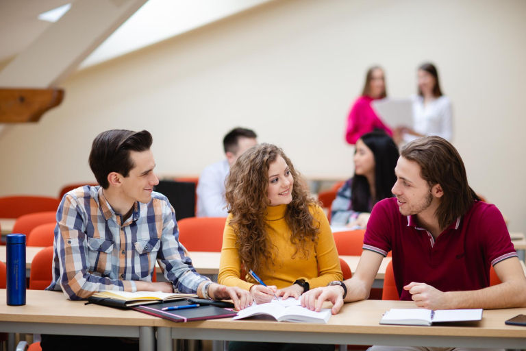 Projektowanie komunikacji produktowej | Studia I stopnia w Bydgoszczy | Uniwersytet WSB Merito Bydgoszcz: Grafika główna: studia II stopnia, WSM Merito Bydgoszcz