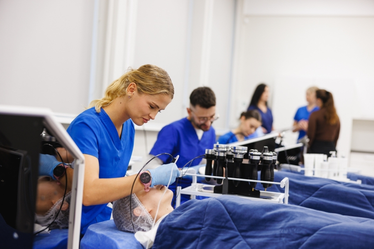 Ekokosmetyka | Studia I stopnia w Bydgoszczy | Uniwersytet WSB Merito Bydgoszcz: Studenci kosmetologii