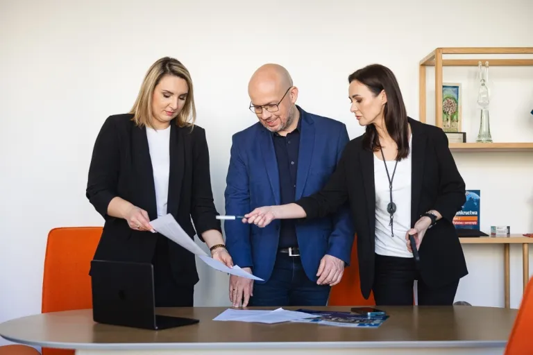 IV Konferencja Biznes i Nauka - Firma w zmianie - recepta na zarządzanie w czasach polikryzysu | Aktualności | Uniwersytet WSB Merito Bydgoszcz: grupowe MBA T/B 2025 