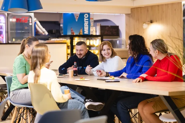 Psychologia marketingu i nowych mediów | Studia I stopnia w Bydgoszczy | Uniwersytet WSB Merito Bydgoszcz: Studenci na przerwie