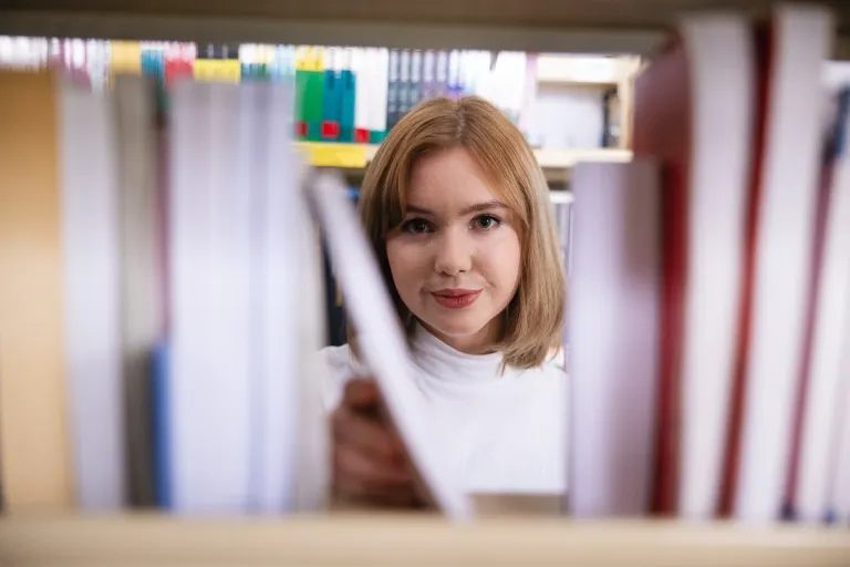 Zarządzanie produktami cyfrowymi i danymi | Uniwersytet WSB Merito Bydgoszcz: bydgoszcz_biblioteka_studentka