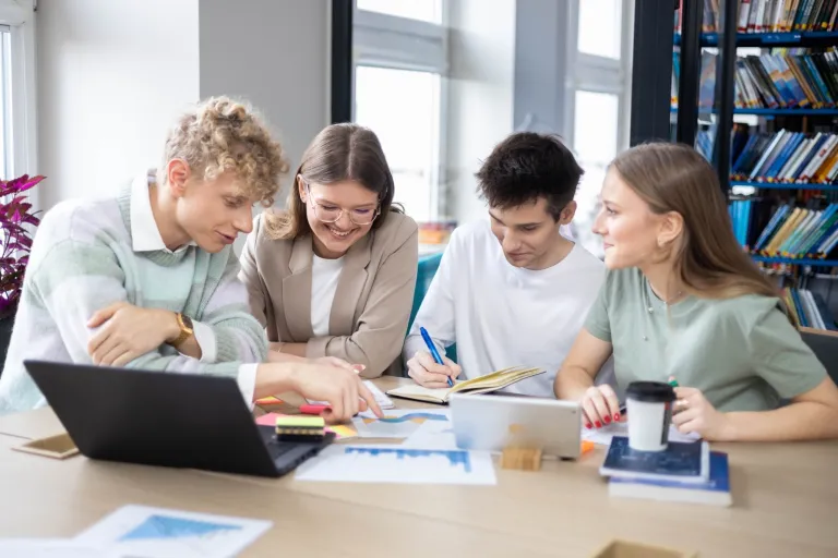 Zarządzanie projektami | Studia II stopnia ze studiami podyplomowymi  | Uniwersytet WSB Merito Bydgoszcz: Studenci I stopnia