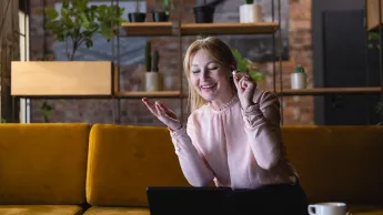 Logopedia | Studia podyplomowe w Chorzowie | Uniwersytet WSB Merito Chorzów: uczestniczka studiów podyplomowych aktywnie uczestnicząca w zajęciach online