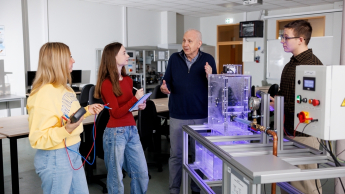 Bezpieczeństwo i higiena pracy | Studia I stopnia w Chorzowie | Uniwersytet WSB Merito Chorzów: studenci logistyki