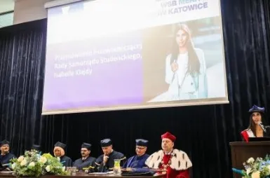 Quod bonum, felix, faustum fortunatumque sit! Uniwersytet WSB Merito Chorzów rozpoczął rok akademicki 2025/2026 | Uniwersytet WSB Merito Chorzów: Inauguracja roku akademickiego