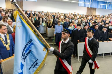 Inauguracja Roku Akademickiego 2026/2027 w Uniwersytecie WSB Merito Chorzów | Aktualności | Uniwersytet WSB Merito Chorzów: poczet sztandarowy