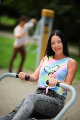 Odnowa biologiczna i wellness | Studia I stopnia w Chorzowie | Uniwersytet WSB Merito Chorzów: ćwicząca studentka