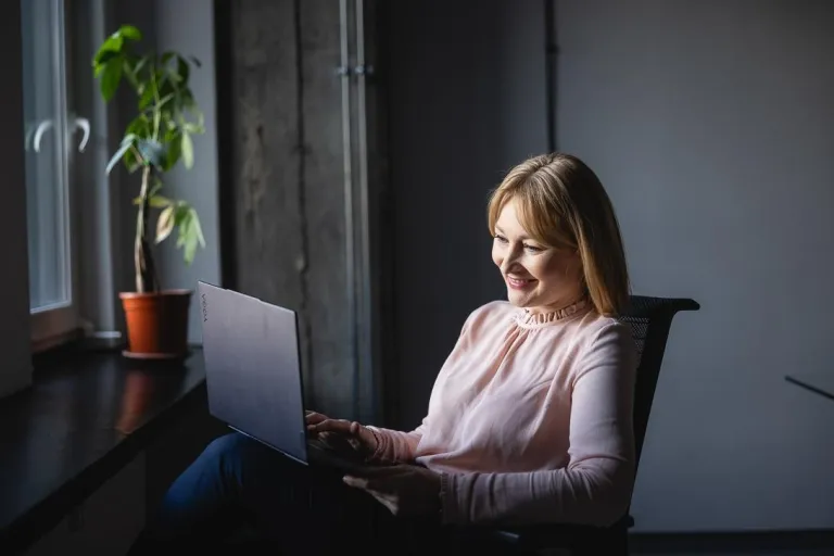 Programista Python Developer | Studia podyplomowe w Chorzowie | Uniwersytet WSB Merito Chorzów: uczestniczka studiów podyplomowych uczestnicząca w zajęciach online