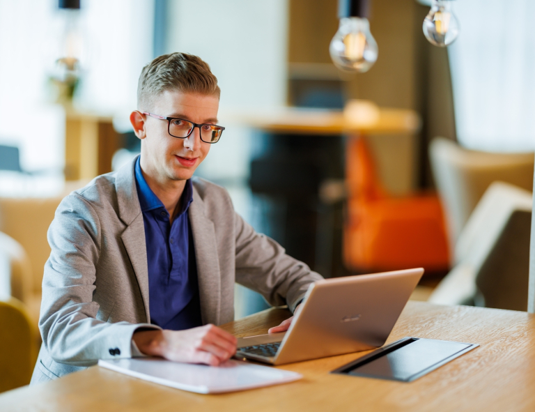 Praktyczny marketing internetowy | Studia podyplomowe w Chorzowie | Uniwersytet WSB Merito Chorzów: Grafika główna_Scrum Master_studia podyplomowe Chorzów