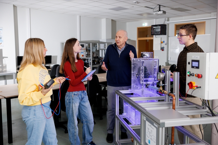 Logistyka | Studia II stopnia w Chorzowie | Uniwersytet WSB Merito Chorzów: studenci logistyki