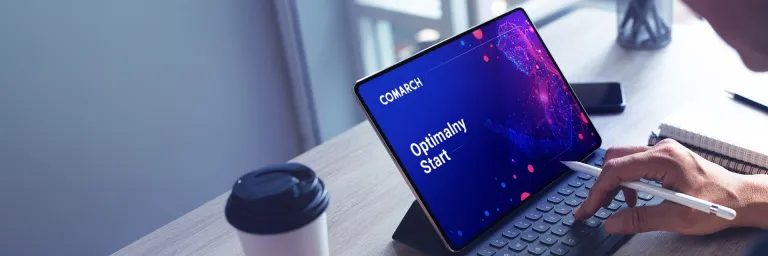 Program certyfikacyjny Comarch „Optimalny Start” | Aktualności | Uniwersytet WSB Merito Chorzów: tablet z napisem Optima Start