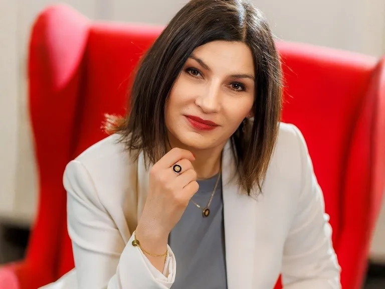 Prof. Magdalena Kraczla wydała książkę o rozwoju: To czuła rozmowa z samym sobą | Aktualności | Uniwersytet WSB Merito Chorzów: Profesor Magdalena Kraczla