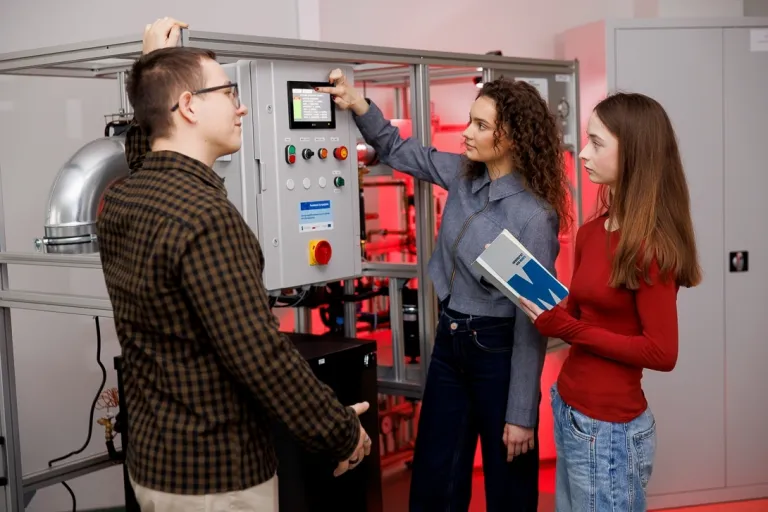 Eksploatacja systemów technicznych | Studia I stopnia w Chorzowie | Uniwersytet WSB Merito Chorzów: studenci logistyki