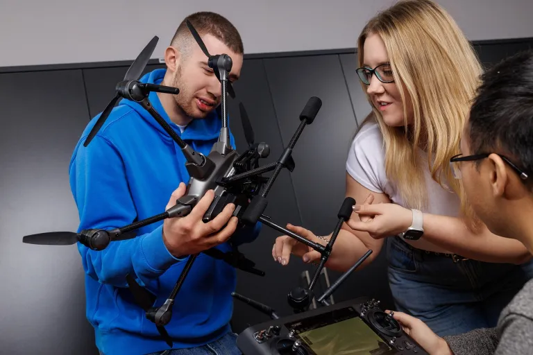 Logistyka | Studia II stopnia w Chorzowie | Uniwersytet WSB Merito Chorzów: Zajęcia na nowoczesnym sprzęcie