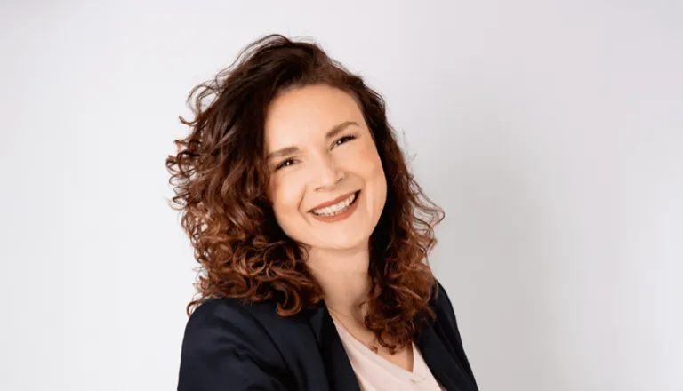 Jeden dzień z AI – czyli jak sztuczna inteligencja realnie wspiera Twój dzień od poranka do wieczora. | Aktualności | Uniwersytet WSB Merito Chorzów: Agnieszka Goncerzewicz - webinar AI na co dzień