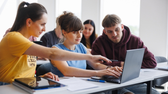 IT in Business | WSB Merito Bydgoszcz University: Studenci w projekcie grupowym