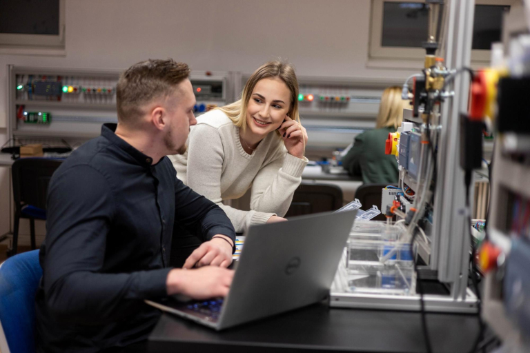 Student organisations and research clubs | WSB Merito Bydgoszcz University: studenci_licencjat_pracownia