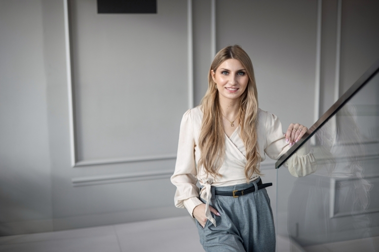 Rankings and accreditations | WSB Merito Bydgoszcz University: A female student in a white blouse