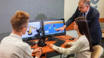 Logistics and International Forwarding, studia I stopnia, licencjackie i inżynierskie: studencj w sali na kierunku logistyka
