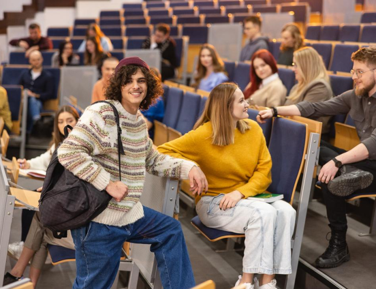 Awarding of accreditation | WSB Merito University in Chorzów: zajęcia na auli wykładowej