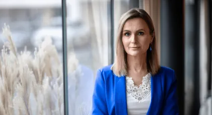 University authorities | WSB Merito Gdańsk University: Kobieta w błękitnej marynarce 