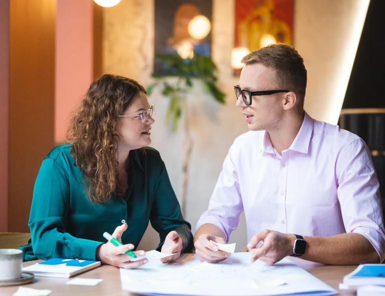 University without barriers | WSB Merito Opole University: Studenci Uniwersytetu WSB Merito Opole pracujący nad projektem.