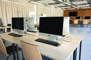 Student ABC | WSB Merito Poznań University: Poznań budynek RR