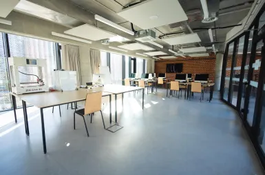 Student ABC | WSB Merito Poznań University: Poznań budynek RR