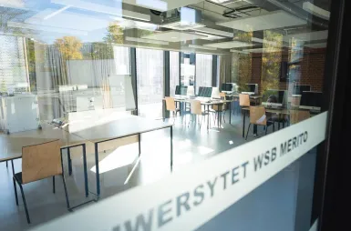 Student ABC | WSB Merito Poznań University: Poznań budynek RR