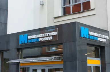 Student ABC | WSB Merito Poznań University: Poznań budynek BR