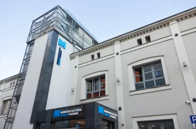 Student ABC | WSB Merito Poznań University: Poznań budynek BR